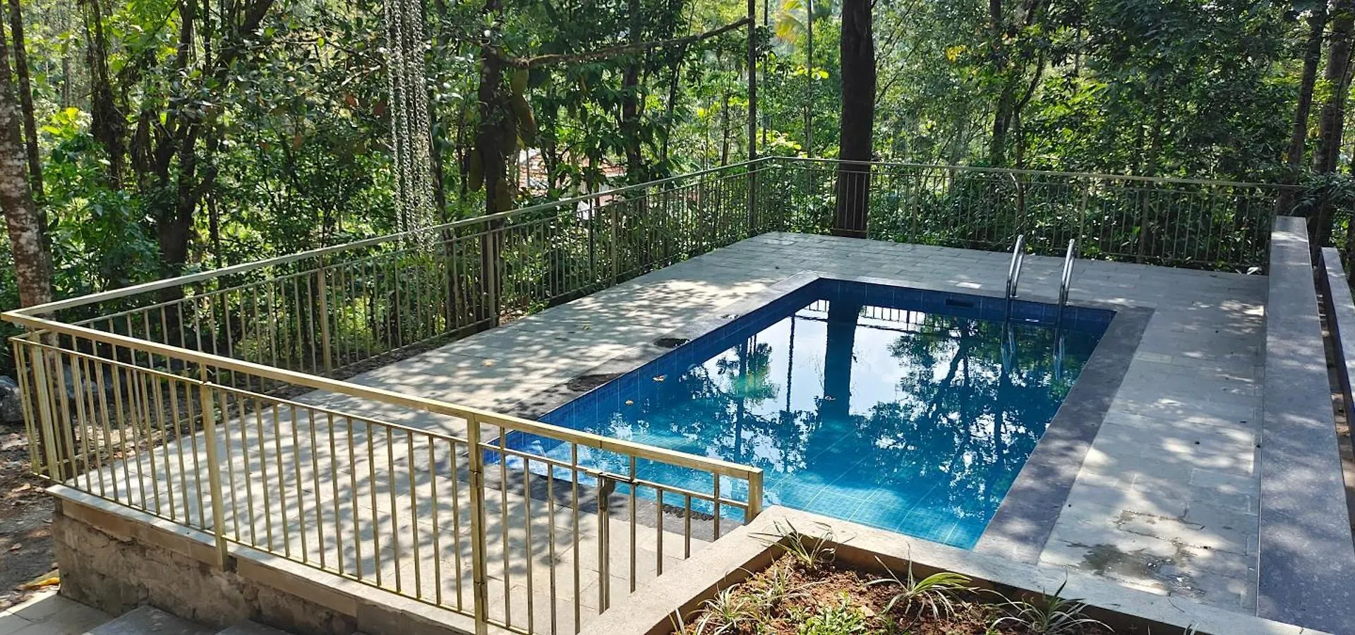 Iru Homes - Premium Pool Villa Ambalavayal