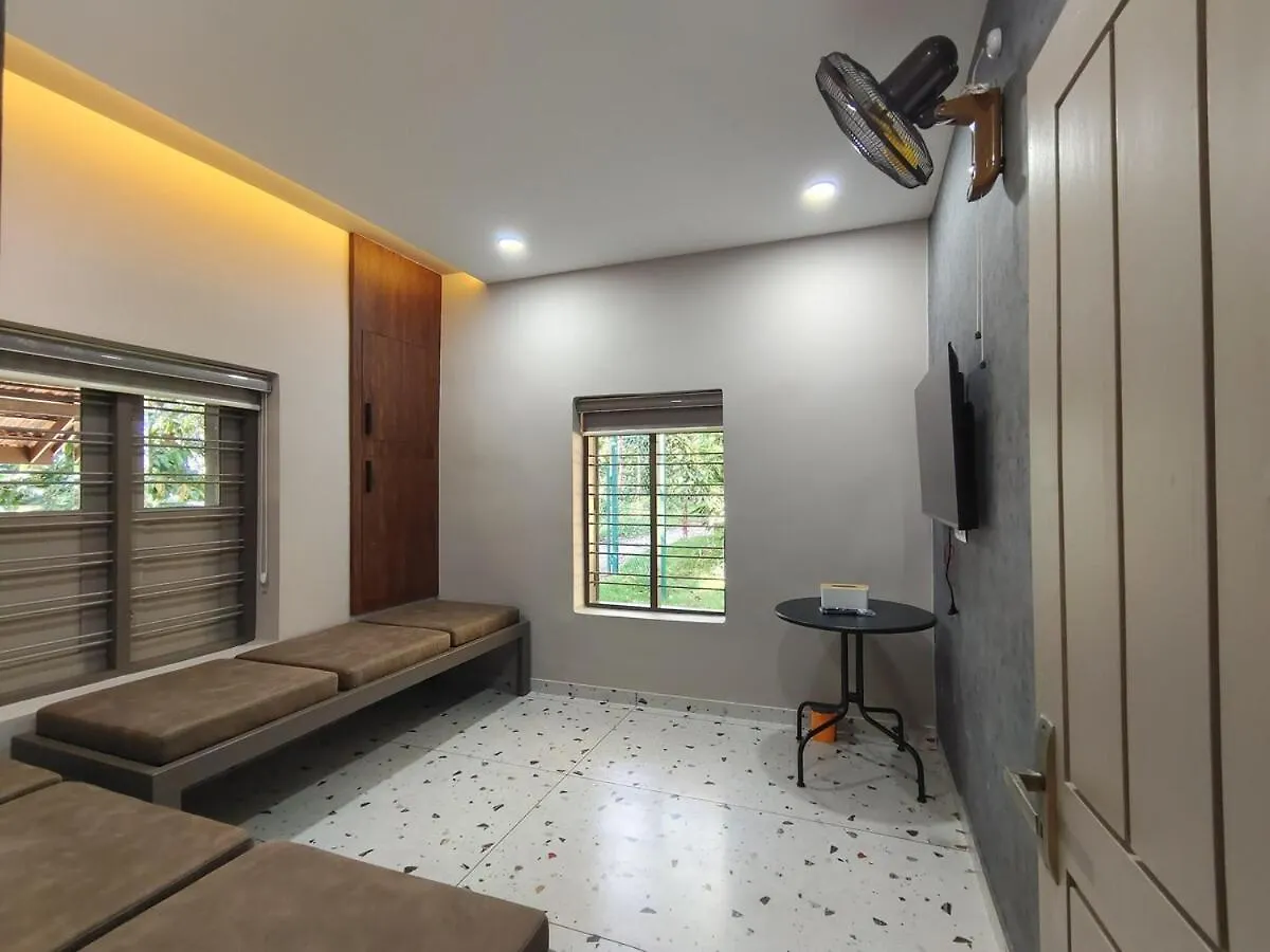 Iru Homes - Premium Pool Villa Ambalavayal