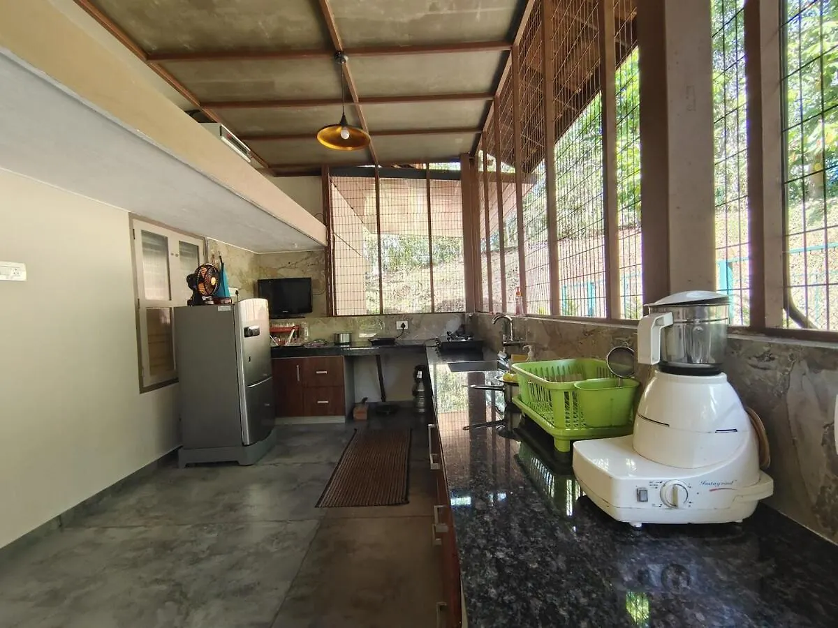 Iru Homes - Premium Pool Villa Ambalavayal